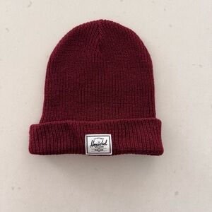 HERSCHEL SUPPLY CO. BEANIE TOQUE IN BURGUNDY RED